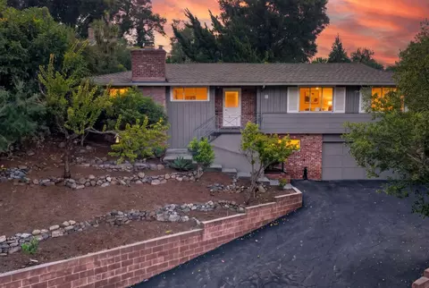 18 Woodcrest Cir, Oakland, CA 94602