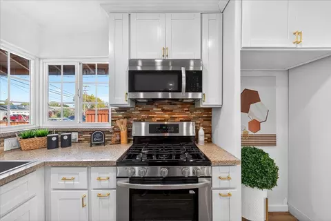Kitchen - 36005 Cherry St, Newark, CA 94560 photo 4 of 7
