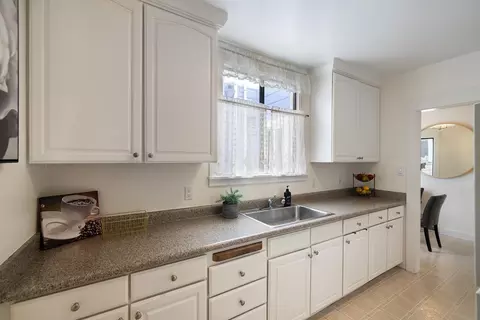 Kitchen - 2231 14th Ave, San Francisco, CA 94116 photo 3 of 4