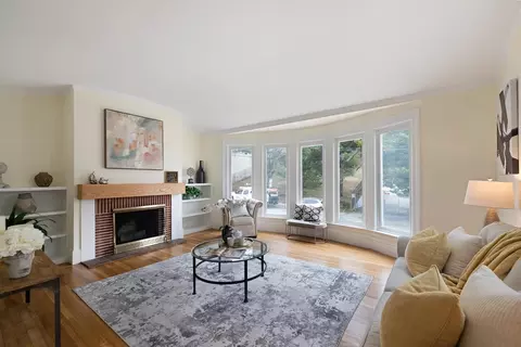 Living - 2231 14th Ave, San Francisco, CA 94116 photo 1 of 6