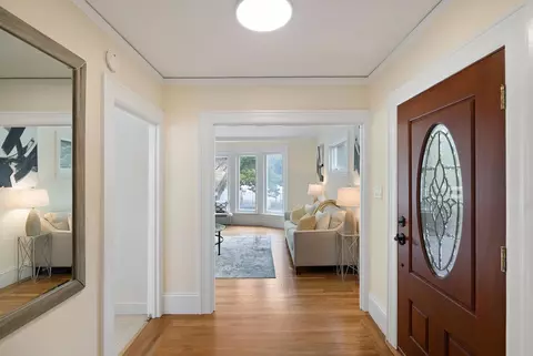 Entry Way - 2231 14th Ave, San Francisco, CA 94116 photo 2 of 4