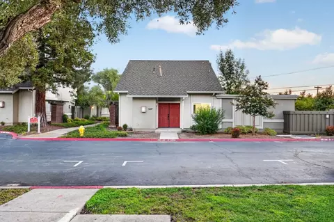5687 Hollyleaf Ln, San Jose, CA 95118