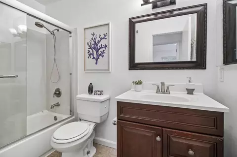 Bath - 1117 Sutherland Ln 2, Capitola, CA 95010 photo 2 of 2