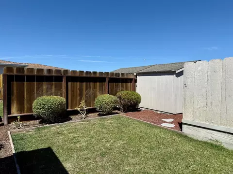Exterior - 915 Padre Dr, Salinas, CA 93901 photo 8 of 8