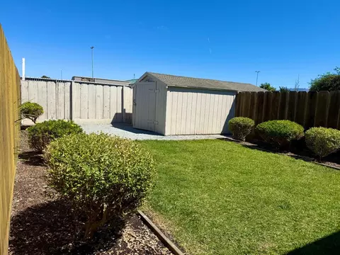 Exterior - 915 Padre Dr, Salinas, CA 93901 photo 2 of 8