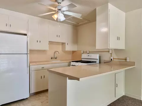 Kitchen - 915 Padre Dr, Salinas, CA 93901 photo 4 of 6