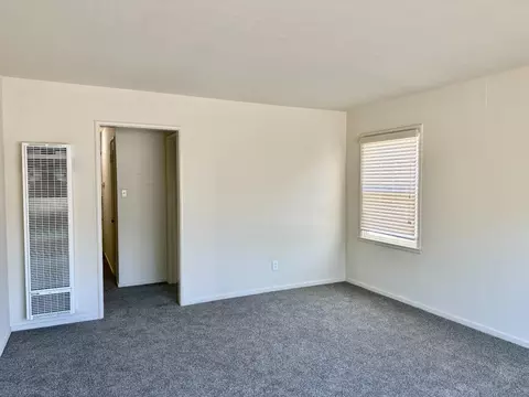 Living - 915 Padre Dr, Salinas, CA 93901 photo 2 of 3