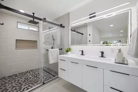 Bath - 587 Chardonnay Dr, Fremont, CA 94539 photo 1 of 5