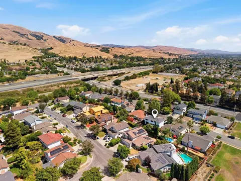 View/Area - 587 Chardonnay Dr, Fremont, CA 94539 photo 1 of 9