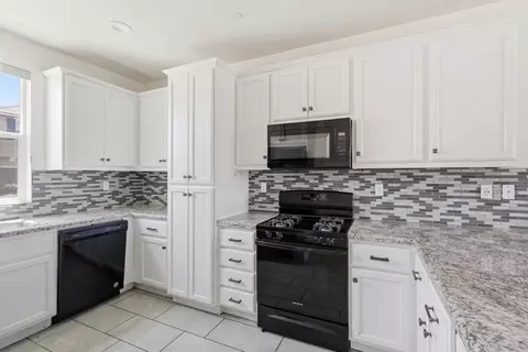 Kitchen - 2965 Bannon Ln, Merced, CA 95348 photo 3 of 5