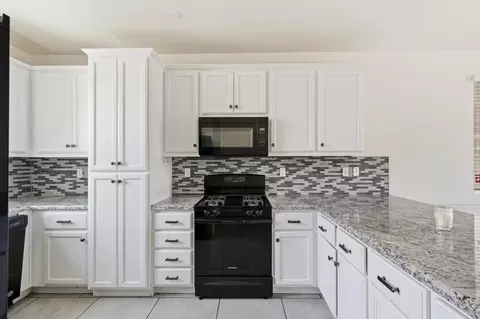 Kitchen - 2965 Bannon Ln, Merced, CA 95348 photo 2 of 5