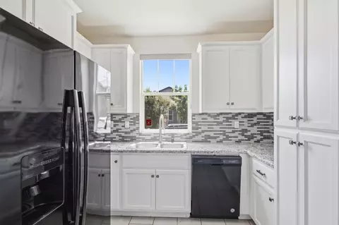 Kitchen - 2965 Bannon Ln, Merced, CA 95348 photo 4 of 5