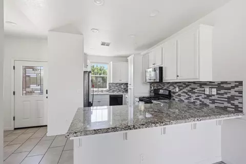 Entry Way - 2965 Bannon Ln, Merced, CA 95348 photo 3 of 7