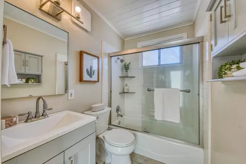 Bath - 2085 Buchanan St, Seaside, CA 93955 photo 1 of 1