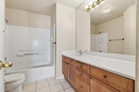 Bath - Wimbledon Ct, Modesto, CA 95355 photo 3 of 3