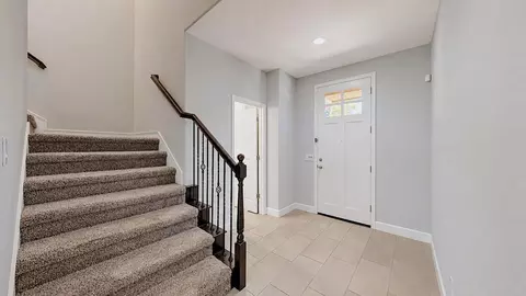 Entry Way - 1282 Violet Way, Turlock, CA 95382 photo 2 of 5