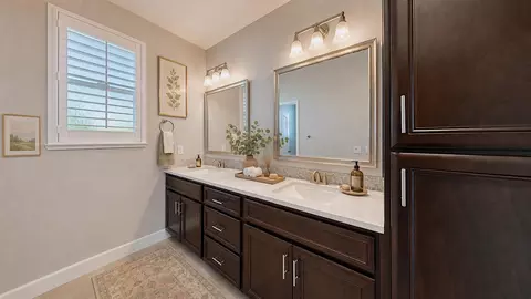 Bath - 1282 Violet Way, Turlock, CA 95382 photo 3 of 4