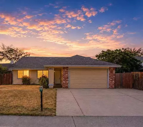 7913 Cottonleaf Way, Sacramento, CA 95828
