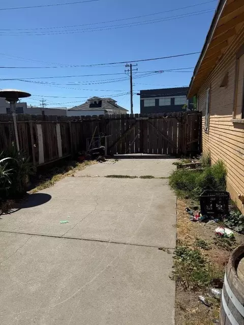 Exterior - 122 Martella St, Salinas, CA 93901 photo 13 of 13