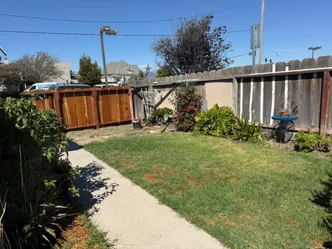 Exterior - 122 Martella St, Salinas, CA 93901 photo 6 of 13