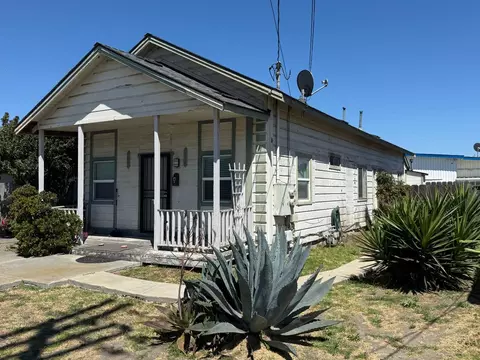 Exterior - 122 Martella St, Salinas, CA 93901 photo 3 of 13