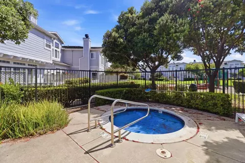 Exterior - 15 Outlook Cir, Pacifica, CA 94044 photo 9 of 10
