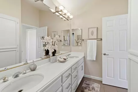 Bath - 15 Outlook Cir, Pacifica, CA 94044 photo 2 of 3