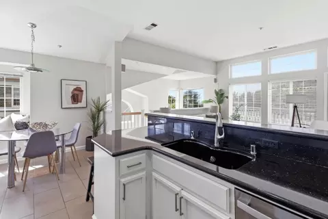 Kitchen - 15 Outlook Cir, Pacifica, CA 94044 photo 4 of 5