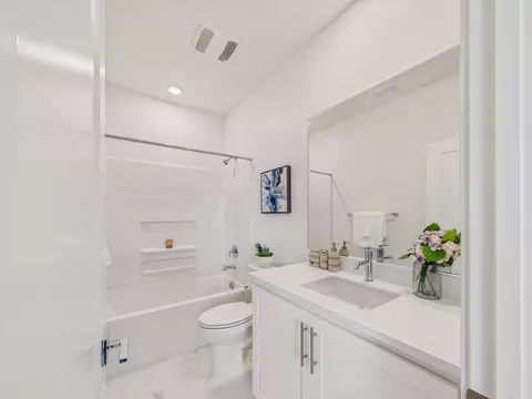 Bath - 37408 Salt Grass Rd, Newark, CA 94560 photo 3 of 4