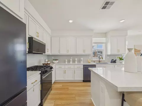 Kitchen - 37408 Salt Grass Rd, Newark, CA 94560 photo 6 of 6
