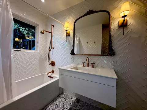 Bath - 783 Moraga Rd, Lafayette, CA 94549 photo 2 of 2
