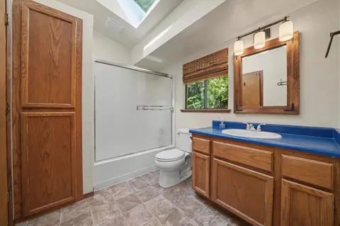 Bath - 2350 Chaparral Dr, Arnold, CA 95223 photo 2 of 3