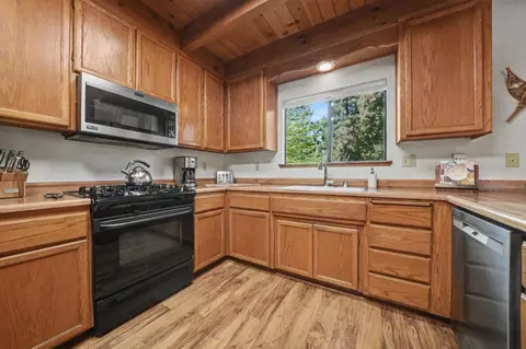 Kitchen - 2350 Chaparral Dr, Arnold, CA 95223 photo 2 of 3