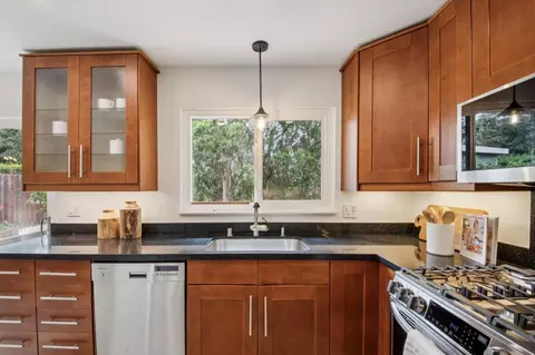 Kitchen - 1184 Crespi Dr, Pacifica, CA 94044 photo 3 of 4