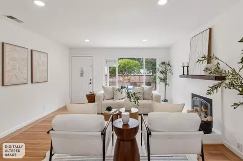 Living - 1184 Crespi Dr, Pacifica, CA 94044 photo 3 of 4