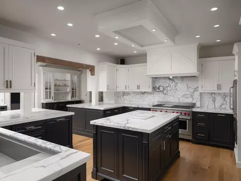 Kitchen - 862 Chiltern Rd, Hillsborough, CA 94010 photo 2 of 3
