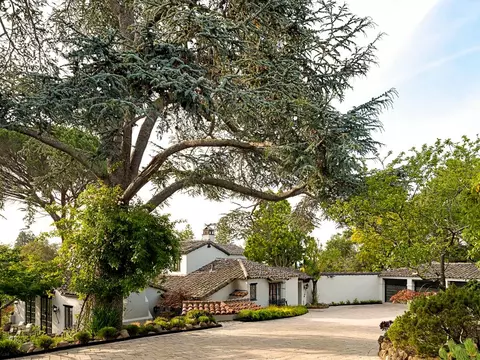 Exterior - 862 Chiltern Rd, Hillsborough, CA 94010 photo 4 of 25