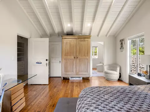 Bedroom - 862 Chiltern Rd, Hillsborough, CA 94010 photo 3 of 7