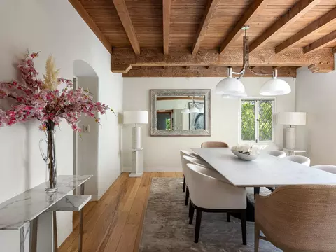 Dining - 862 Chiltern Rd, Hillsborough, CA 94010 photo 2 of 2