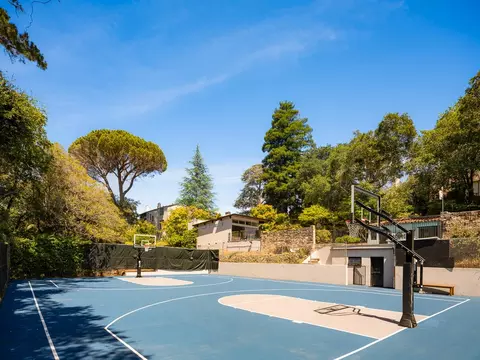 Exterior - 862 Chiltern Rd, Hillsborough, CA 94010 photo 13 of 25