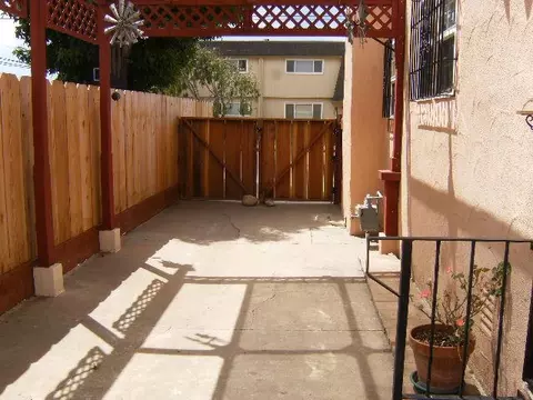 Exterior - 224 W San Luis St, Salinas, CA 93901 photo 1 of 9