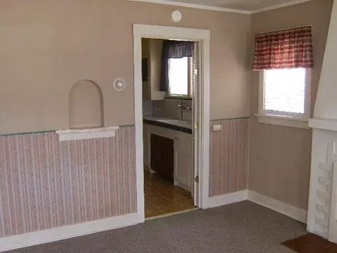 Living - 224 W San Luis St, Salinas, CA 93901 photo 1 of 3