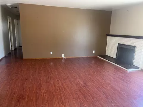 Living - 178 Del Mar Dr, Salinas, CA 93901 photo 1 of 2
