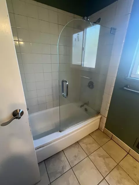Bath - 178 Del Mar Dr, Salinas, CA 93901 photo 1 of 3