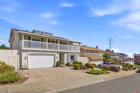 Exterior - 938 Springfield Dr, Millbrae, CA 94030 photo 4 of 12
