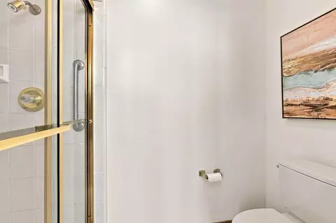 Bath - 938 Springfield Dr, Millbrae, CA 94030 photo 3 of 4