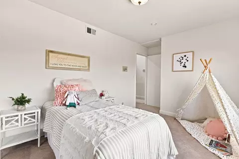 Bedroom - 938 Springfield Dr, Millbrae, CA 94030 photo 2 of 9