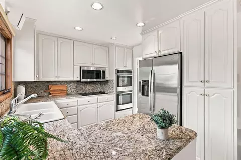 Kitchen - 938 Springfield Dr, Millbrae, CA 94030 photo 2 of 5