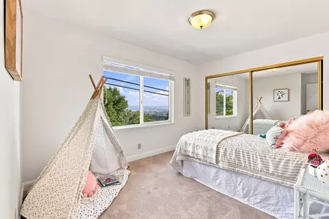 Bedroom - 938 Springfield Dr, Millbrae, CA 94030 photo 1 of 9