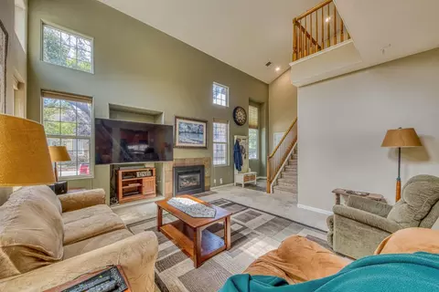 Living - 963 Fitzgerald St, Salinas, CA 93906 photo 1 of 2